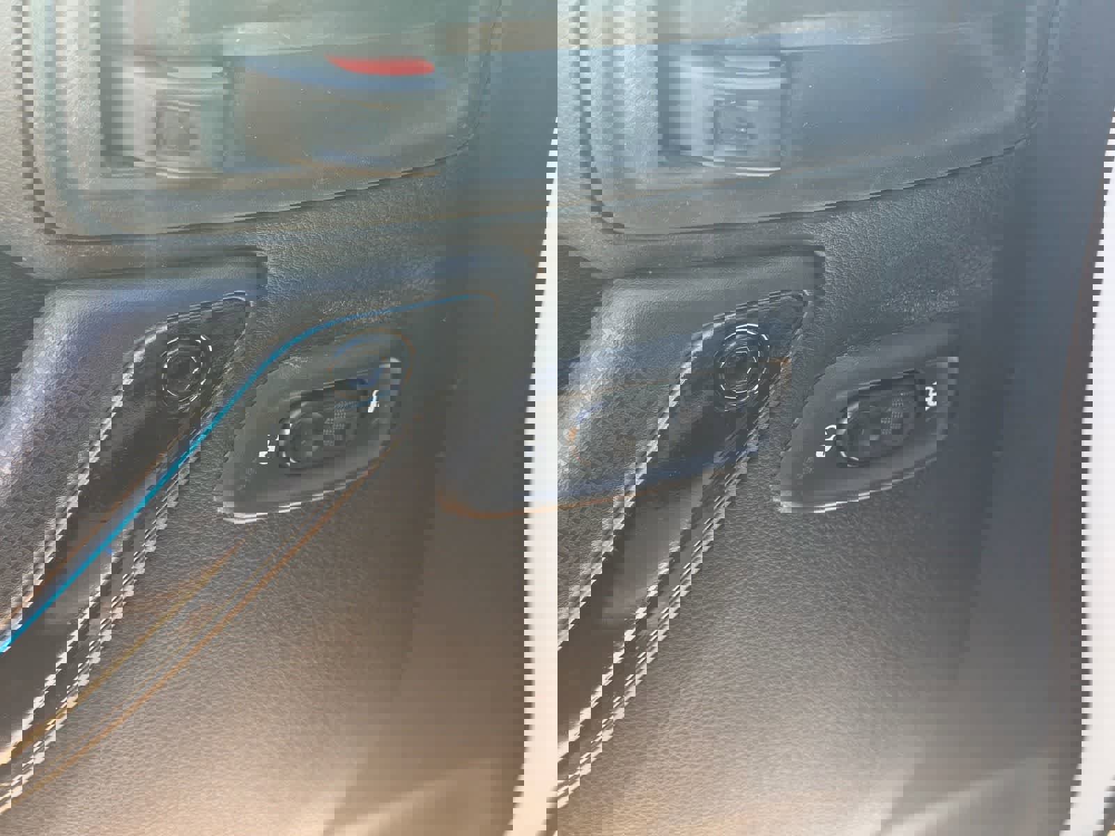 Used 2017 Jeep Wrangler Unlimited Sahara w/ Connectivity Group image 11