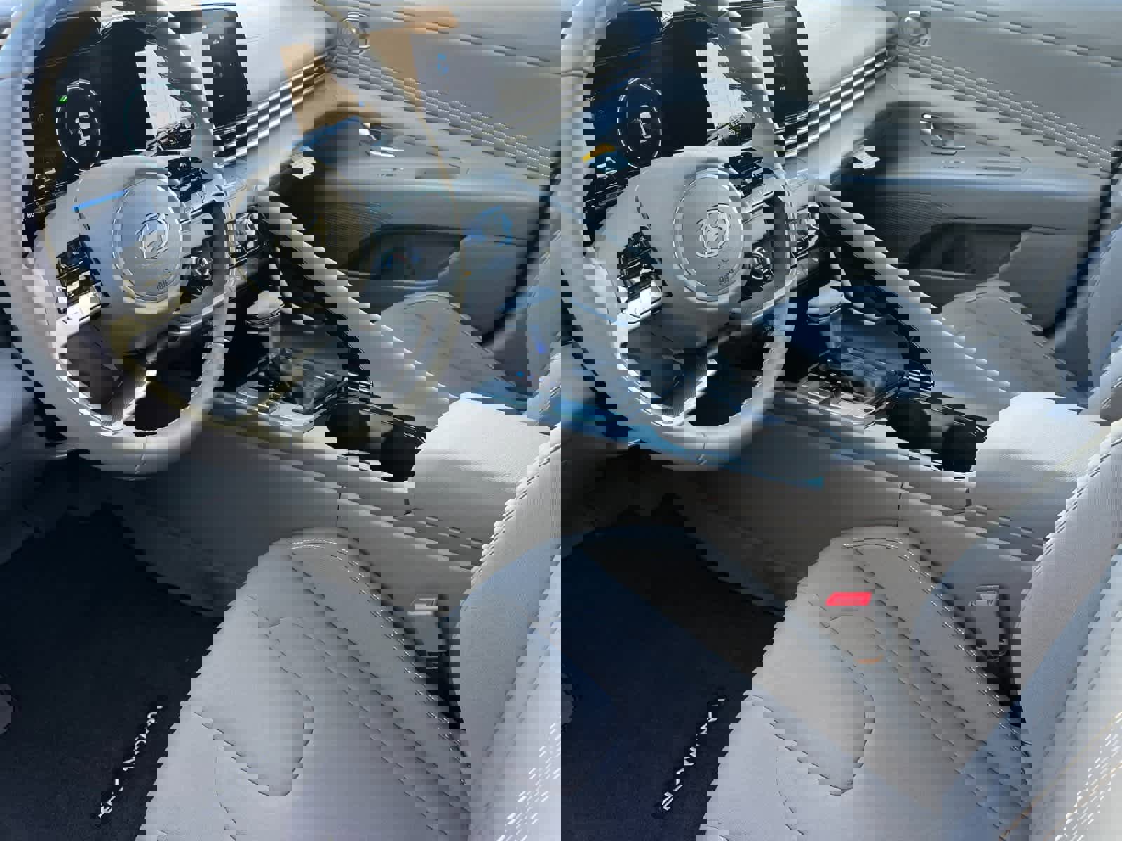 New 2025 Hyundai Elantra SEL image 12