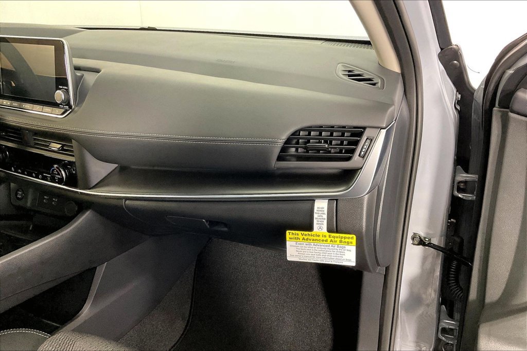 New 2027 Nissan Rogue SV w/ Cold Weather Package FWD image 16
