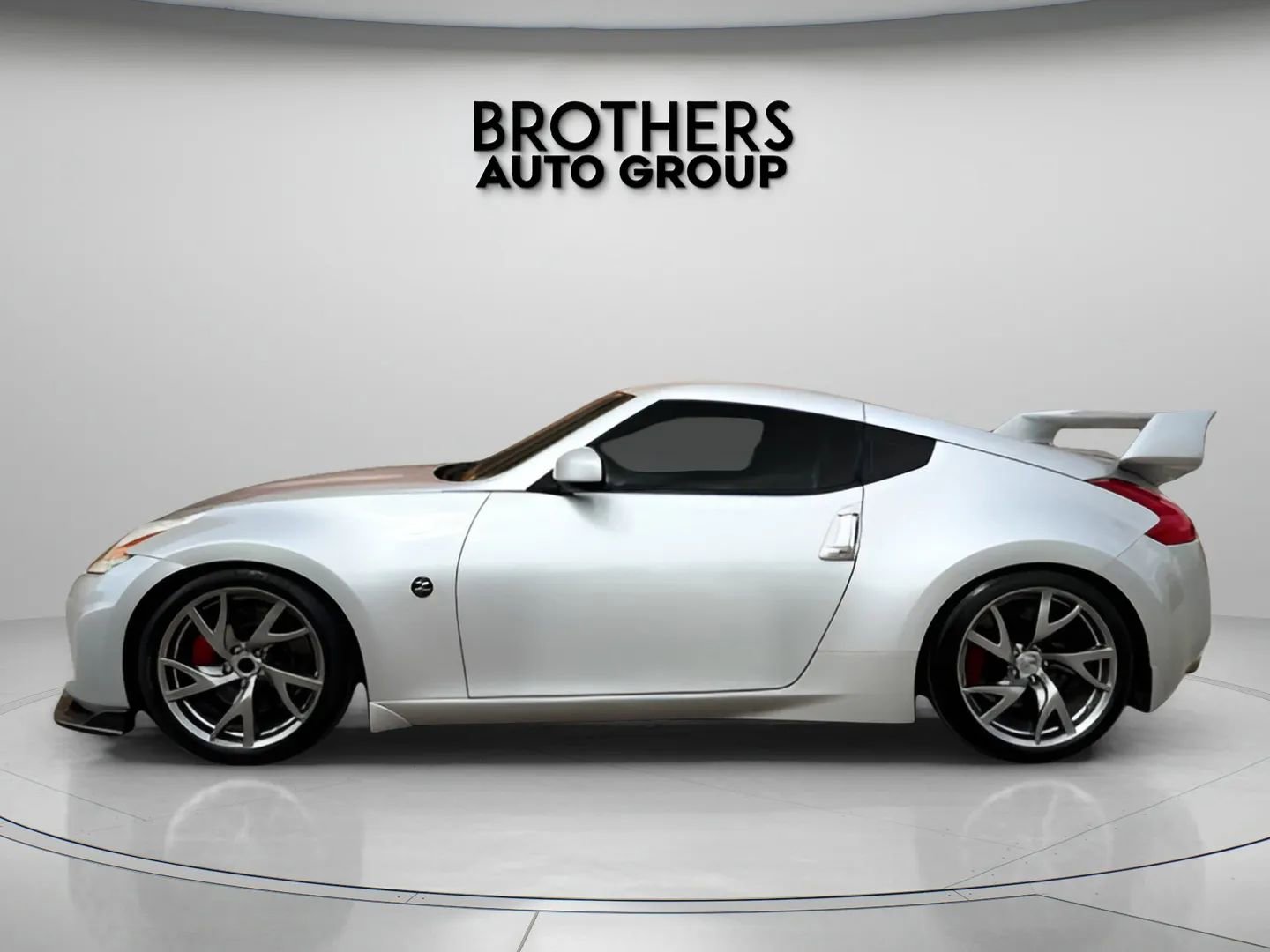 Used 2014 Nissan 370Z Coupe w/ Sport Package RWD image 10