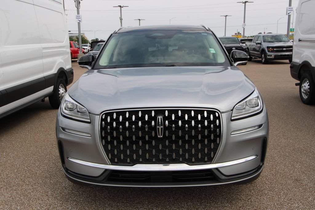 Used 2024 Lincoln Corsair Reserve w/ Equipment Group 201A AWD/4WD image 2