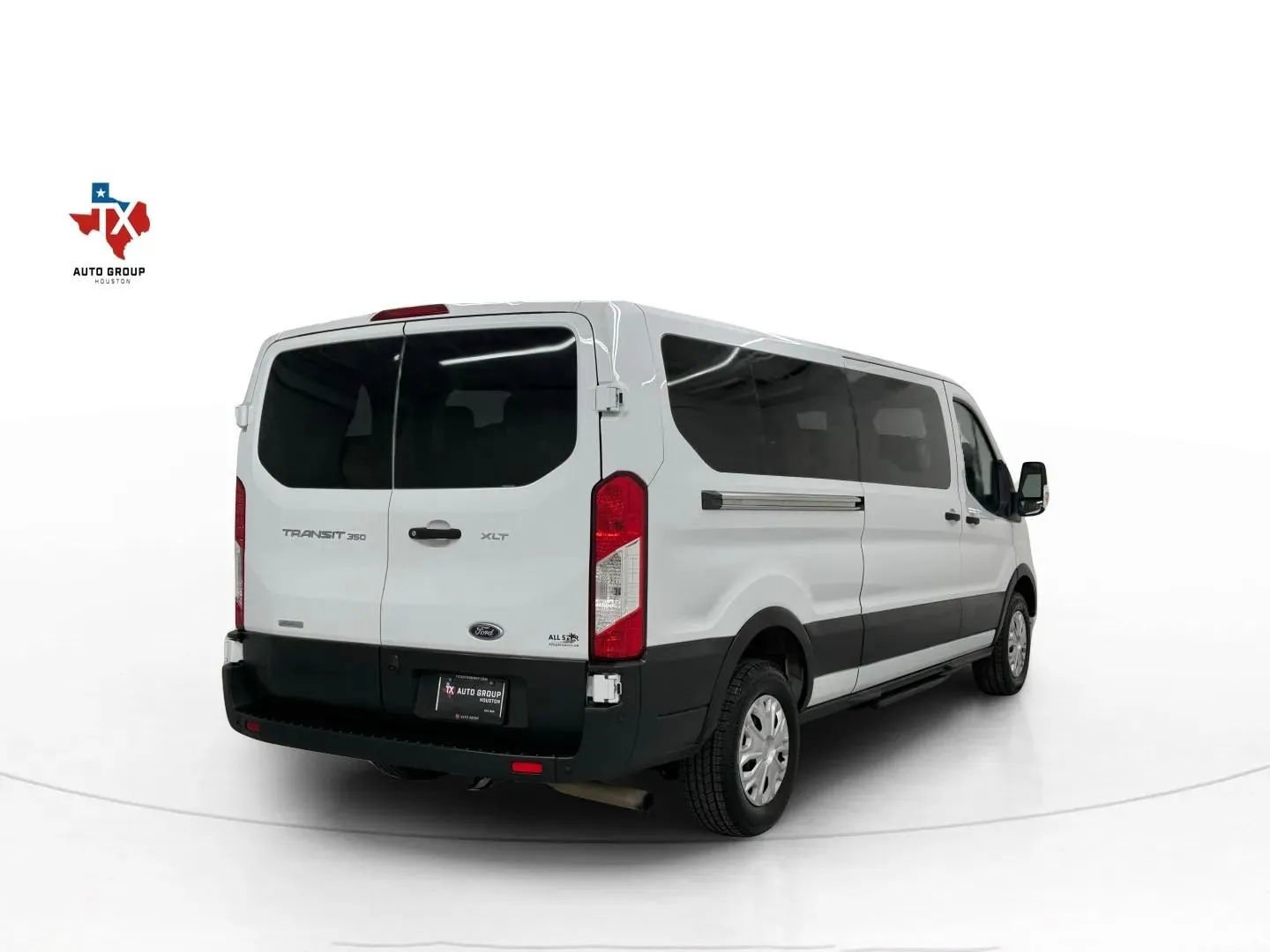 Used 2023 Ford Transit 350 XLT RWD image 6