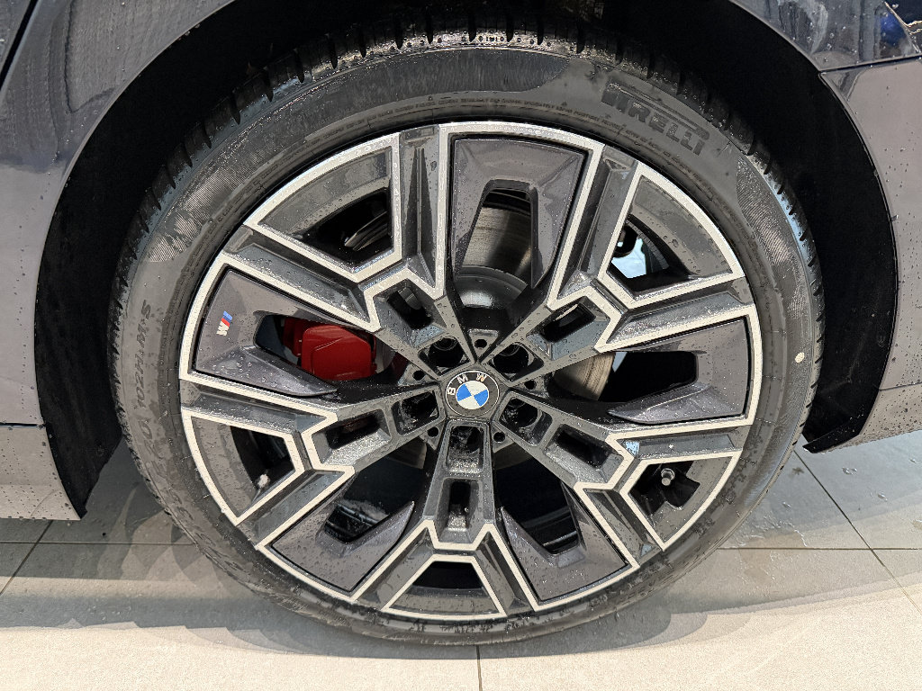 New 2026 BMW 530i xDrive w/ M Sport Package AWD/4WD image 7