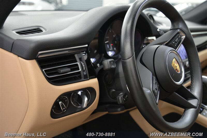 Used 2023 Porsche Macan AWD/4WD image 37