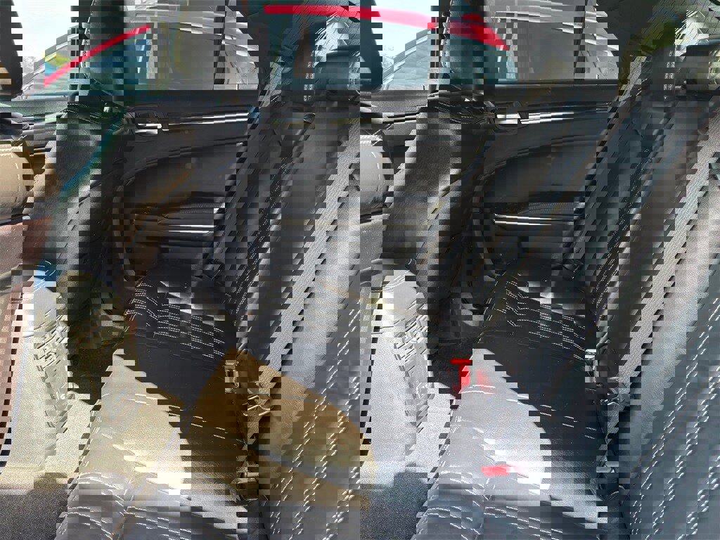 Used 2019 Chrysler 300 S image 28