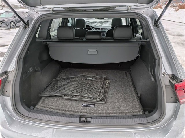Used 2023 Volkswagen Tiguan SE R-Line image 20