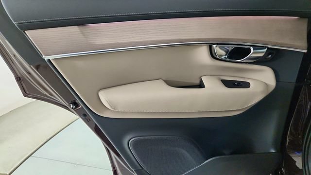 New 2026 Volvo XC90 B5 Plus w/ Protection Package Premier AWD/4WD image 27