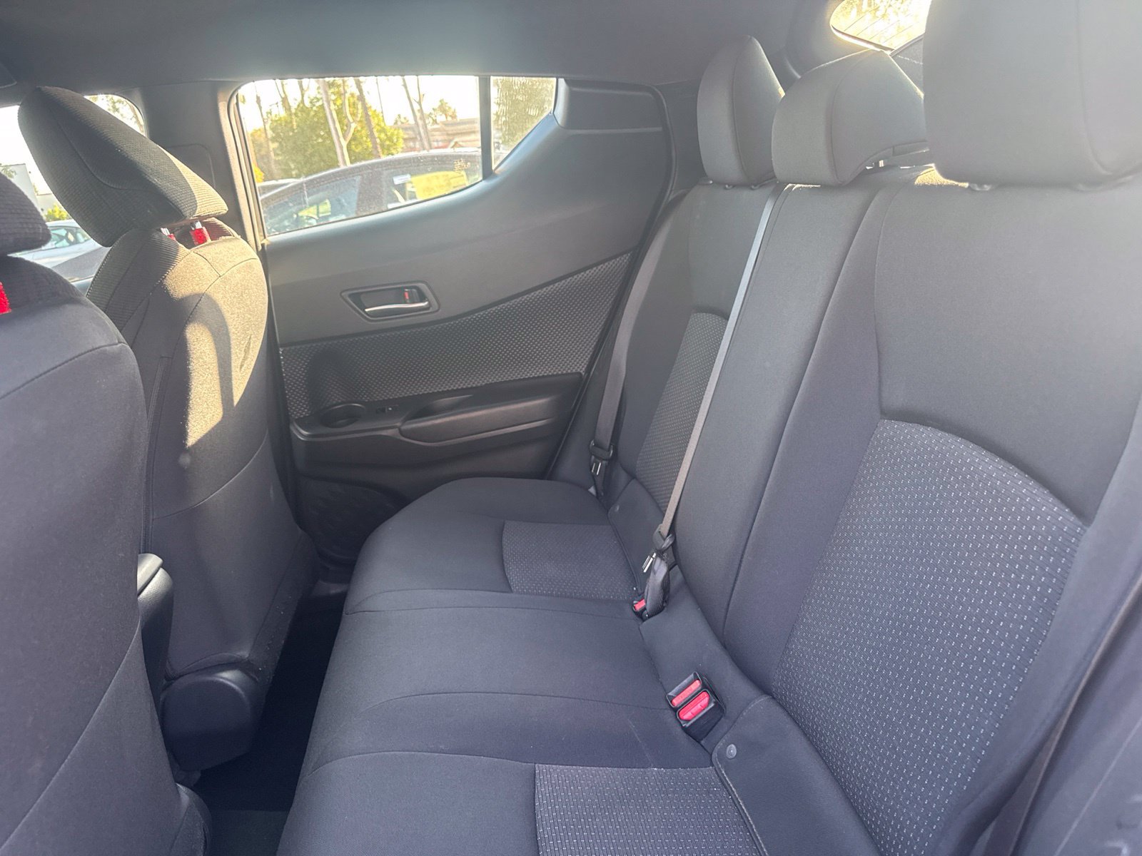 Used 2018 Toyota C-HR XLE FWD image 6