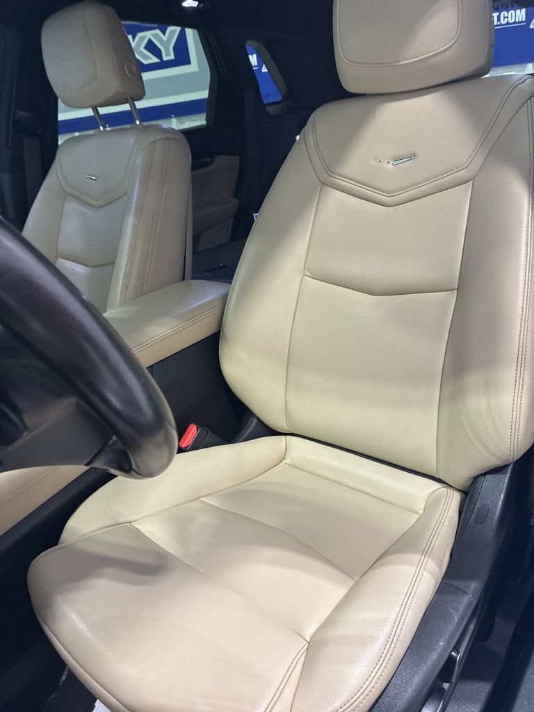 Used 2019 Cadillac XT5 FWD image 14