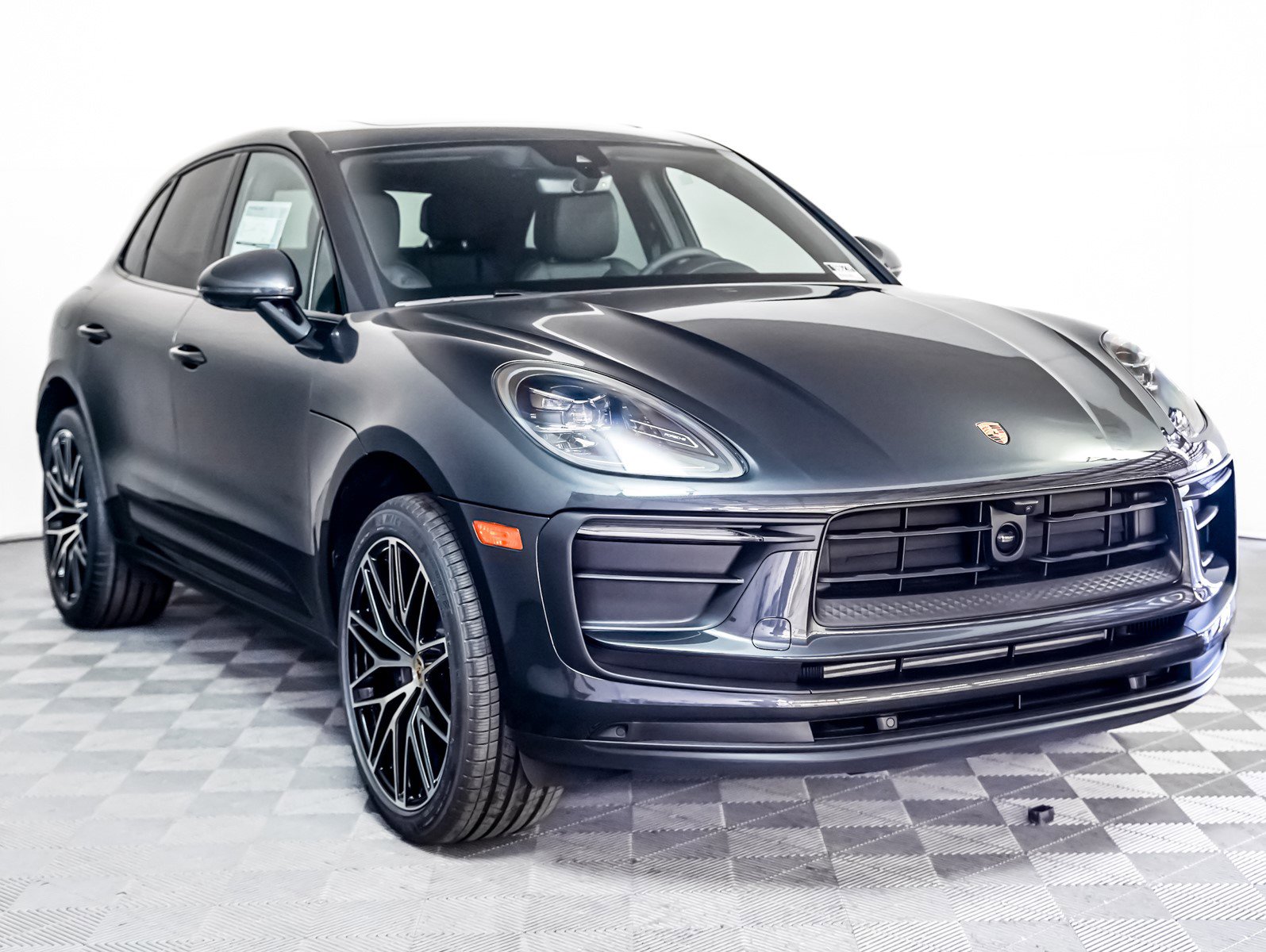 New 2026 Porsche Macan image 8