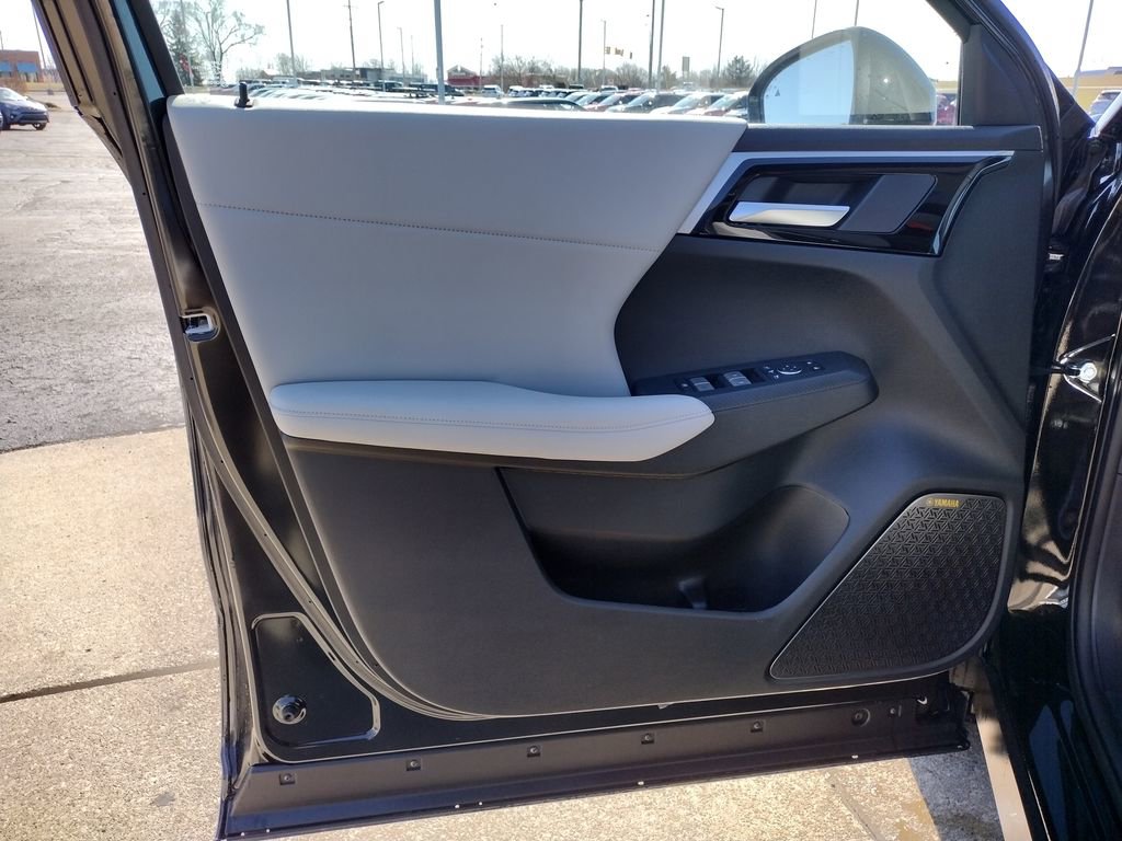 New 2026 Mitsubishi Outlander SE image 32