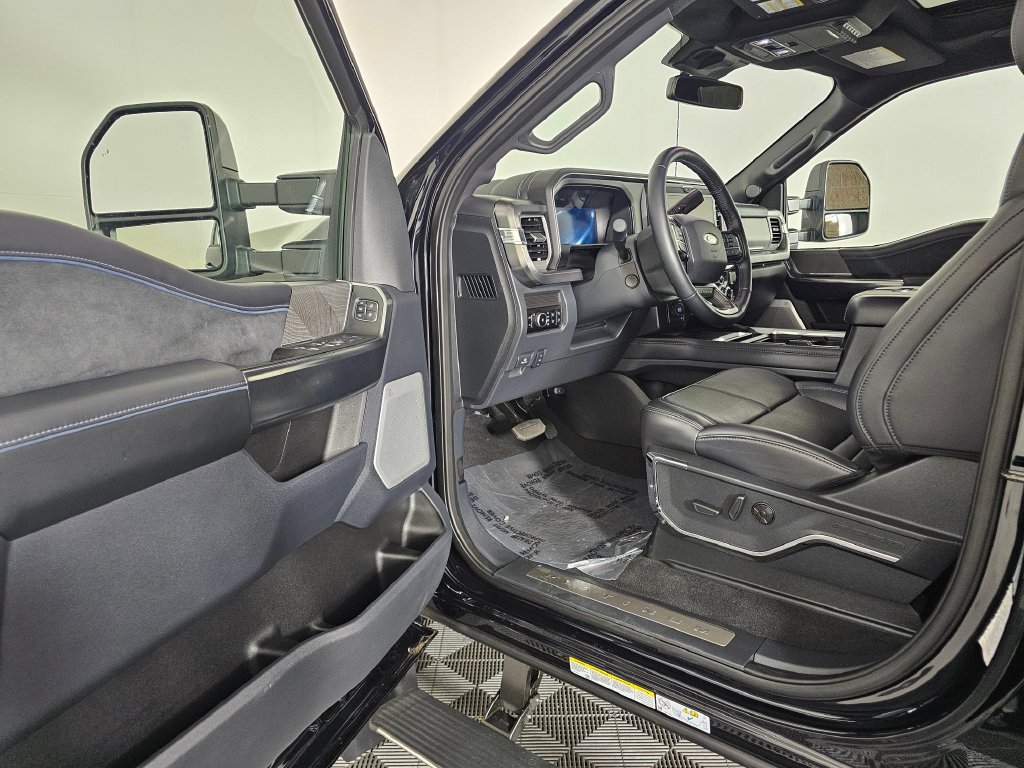 Certified 2025 Ford F450 Platinum w/ FX4 Off-Road Package AWD/4WD image 22