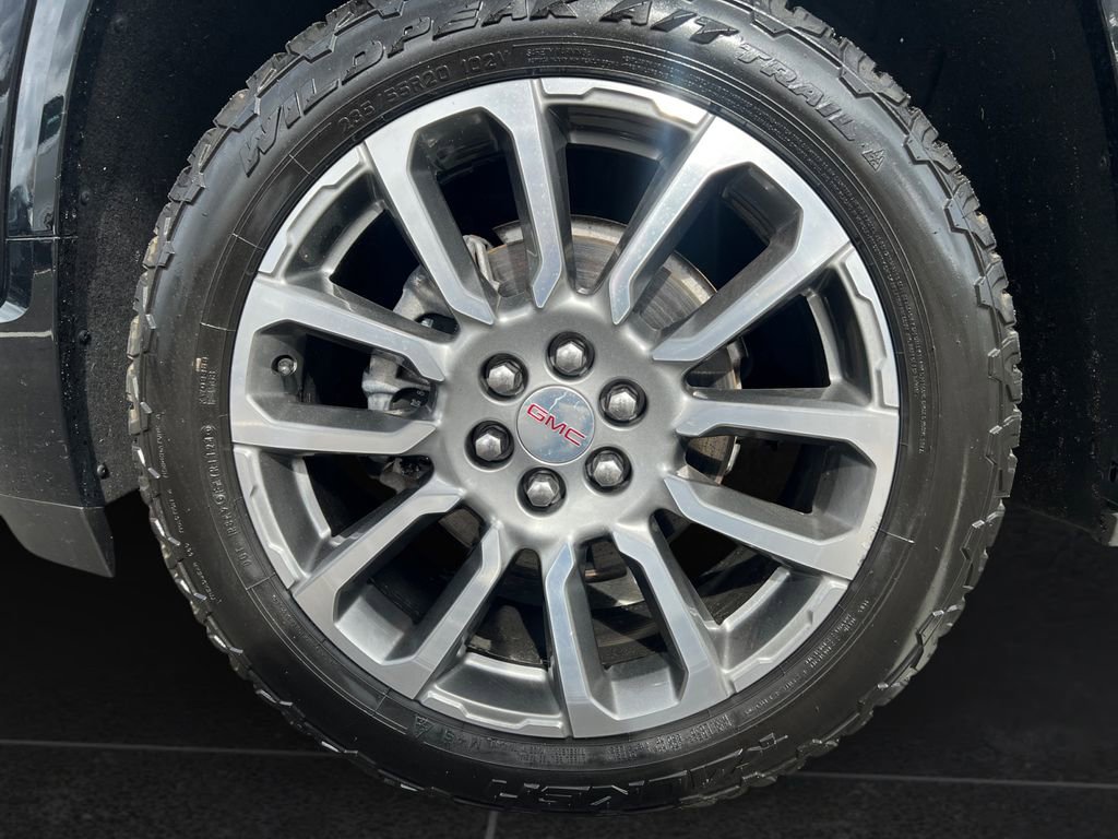 Used 2021 GMC Acadia Denali w/ Denali Technology Package AWD/4WD image 9