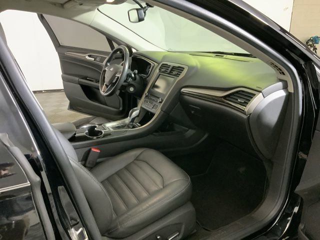 Used 2016 Ford Fusion SE w/ Equipment Group 202A FWD image 22