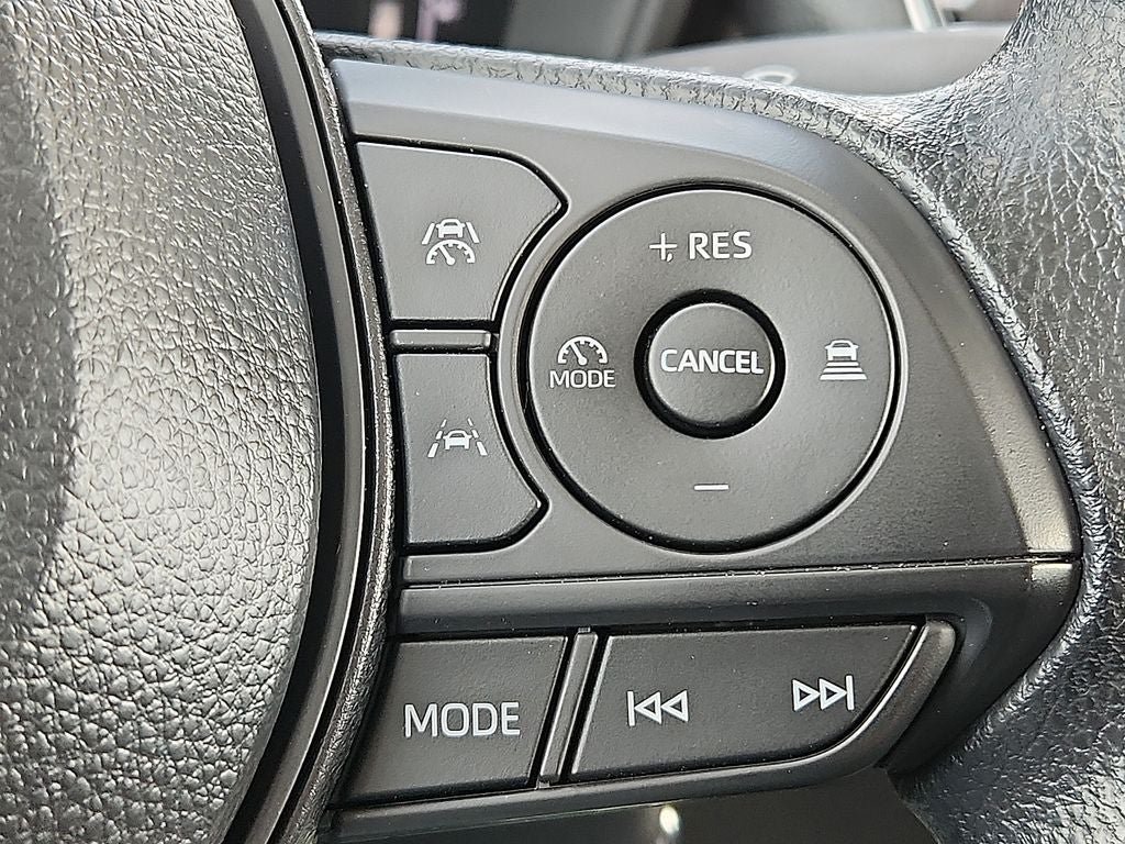 Used 2026 Toyota Corolla LE FWD image 22
