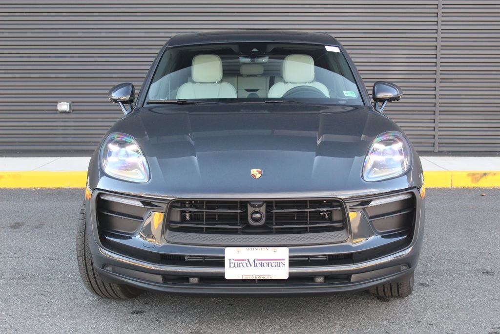 Certified 2026 Porsche Macan AWD/4WD image 11
