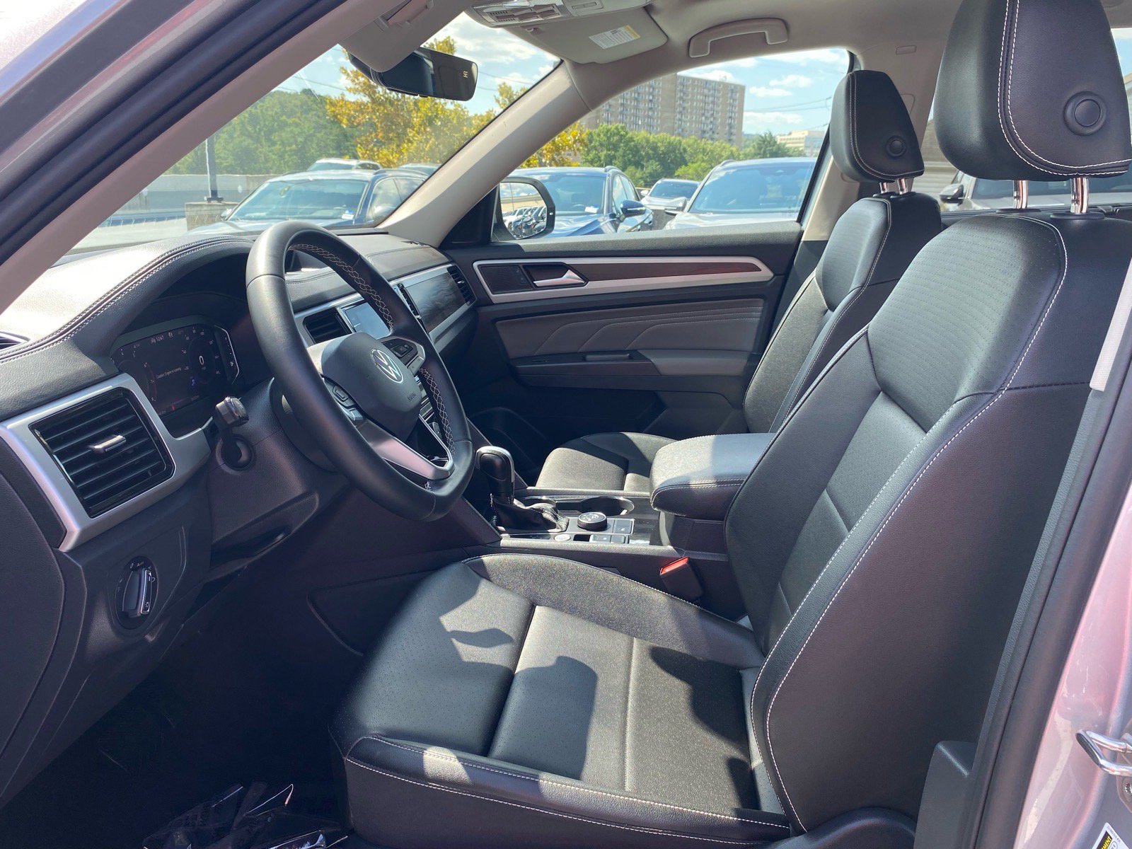 Used 2023 Volkswagen Atlas SE w/ Panoramic Sunroof Package AWD/4WD image 10