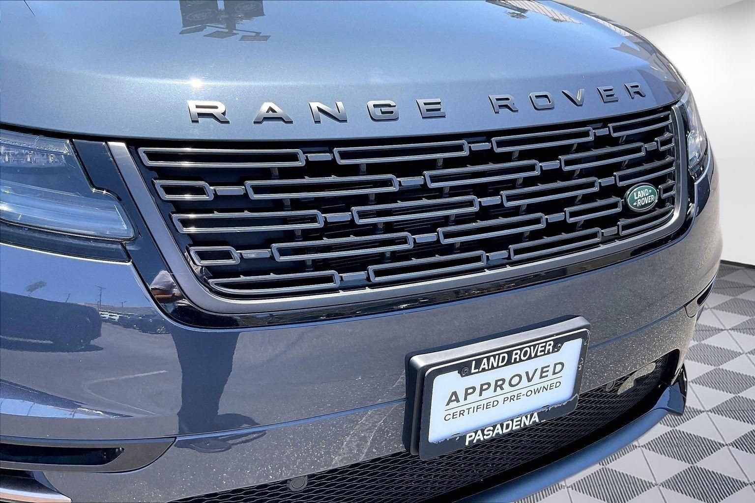 Used 2025 Land Rover Range Rover Velar Dynamic SE AWD/4WD image 30