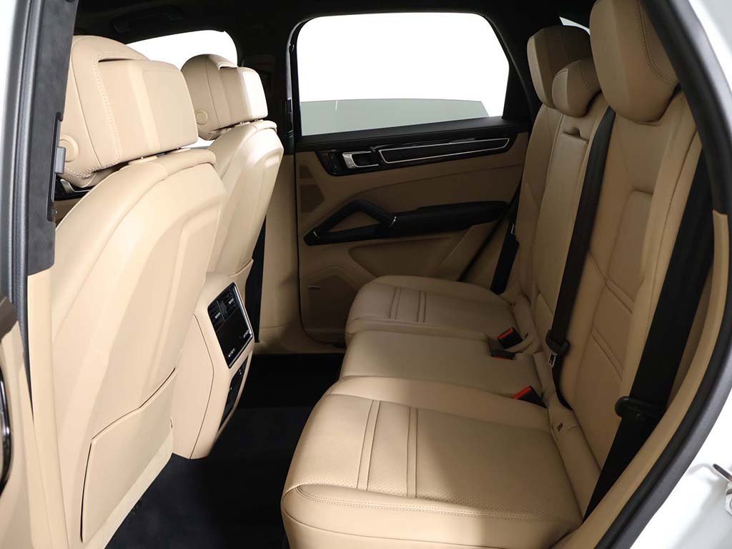Used 2022 Porsche Cayenne GTS image 38