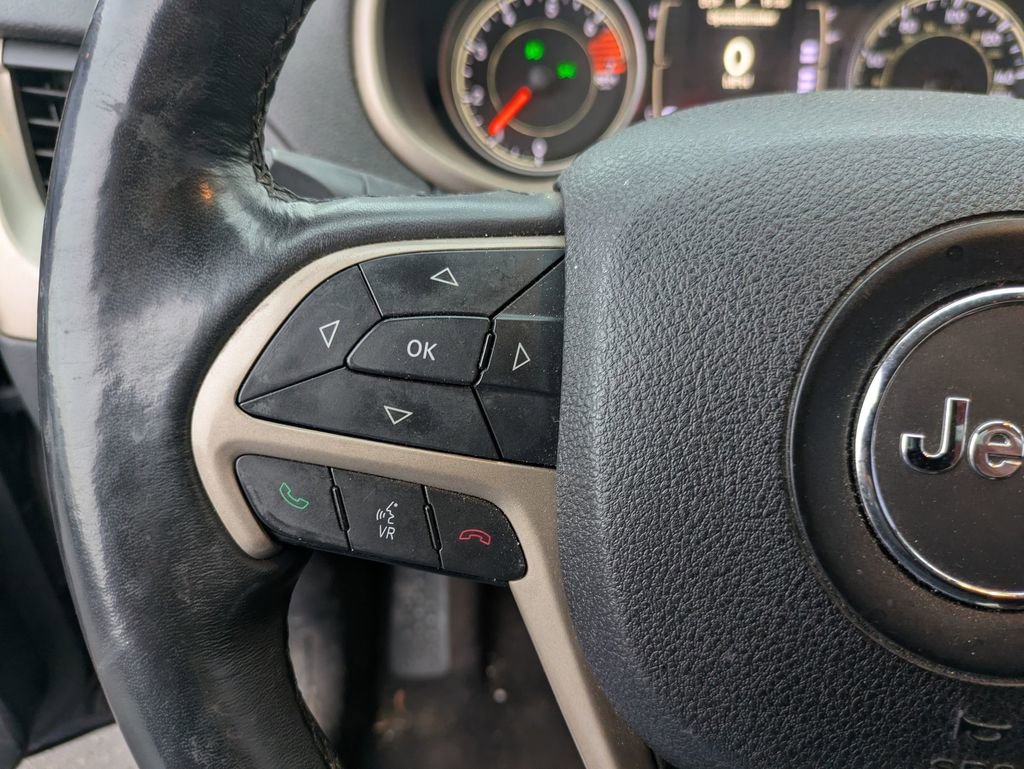 Used 2016 Jeep Cherokee Latitude w/ Cold Weather Group image 27