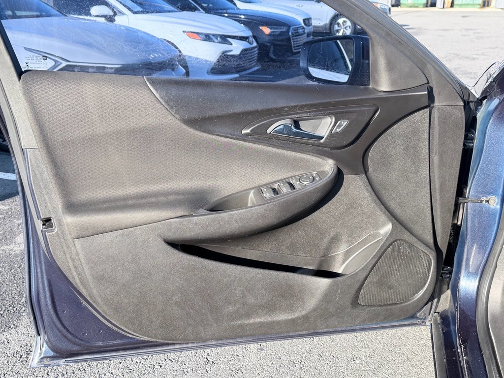 Used 2016 Chevrolet Malibu LT image 18