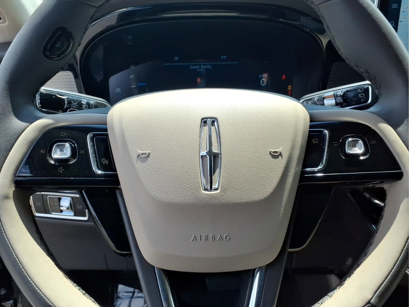 Certified 2023 Lincoln Corsair AWD image 6