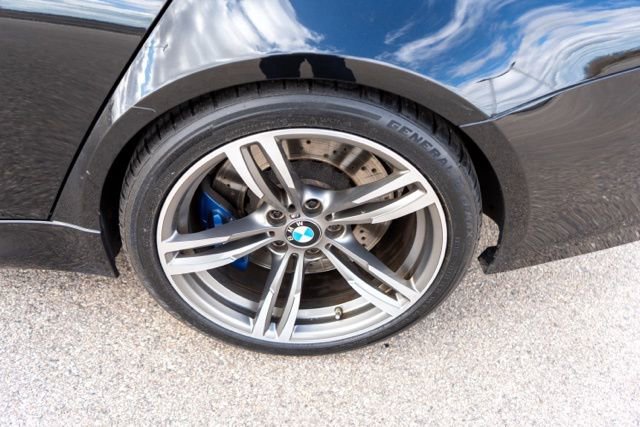 Used 2018 BMW M3 RWD image 12