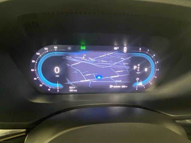 Used 2025 Volvo XC60 B5 Plus image 16