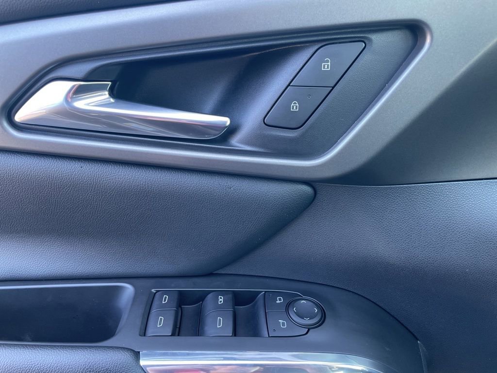 Used 2025 Chevrolet Traverse LT w/ LPO, Floor Liner Package FWD image 25