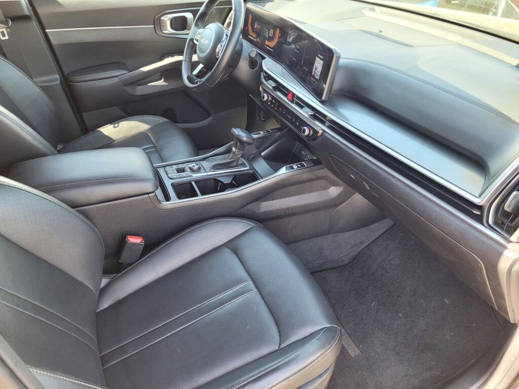 Used 2024 Kia Sorento S image 20