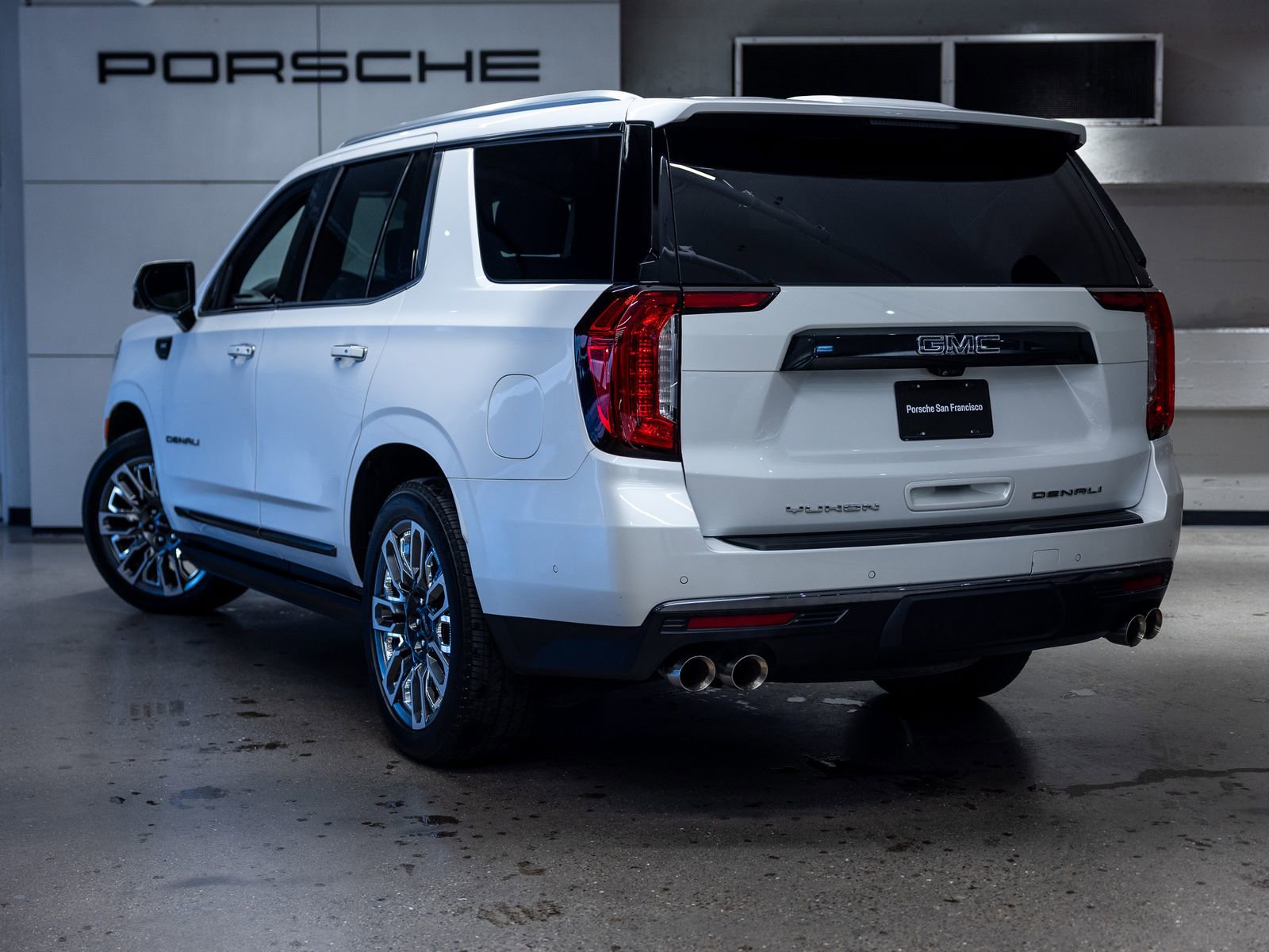 Used 2024 GMC Yukon Denali Ultimate image 3