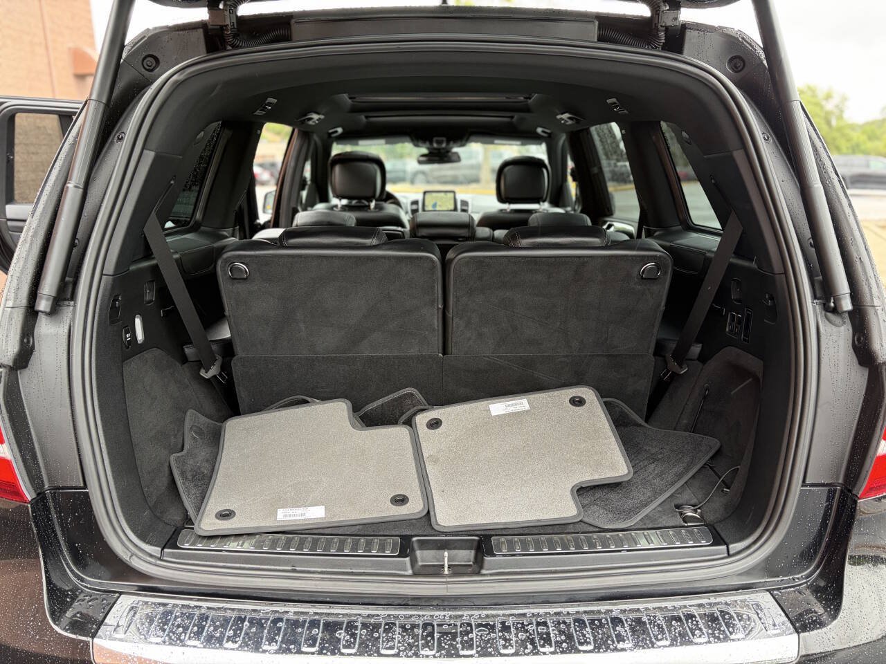 Used 2017 Mercedes-Benz GLS 550 4MATIC image 23