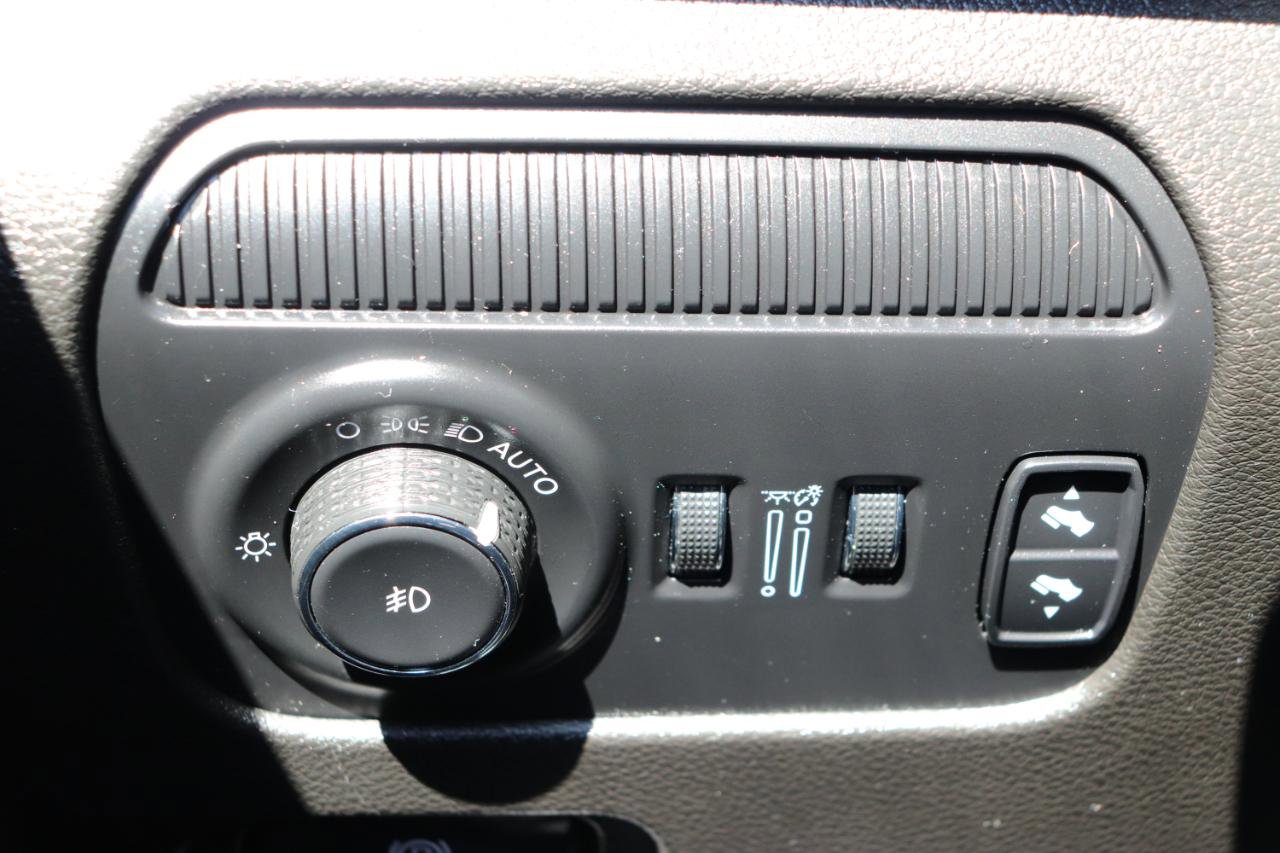 Used 2023 Jeep Wagoneer L Series II image 50