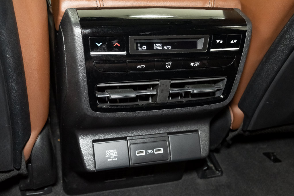 Used 2024 Acura MDX w/ Technology Package AWD/4WD image 28