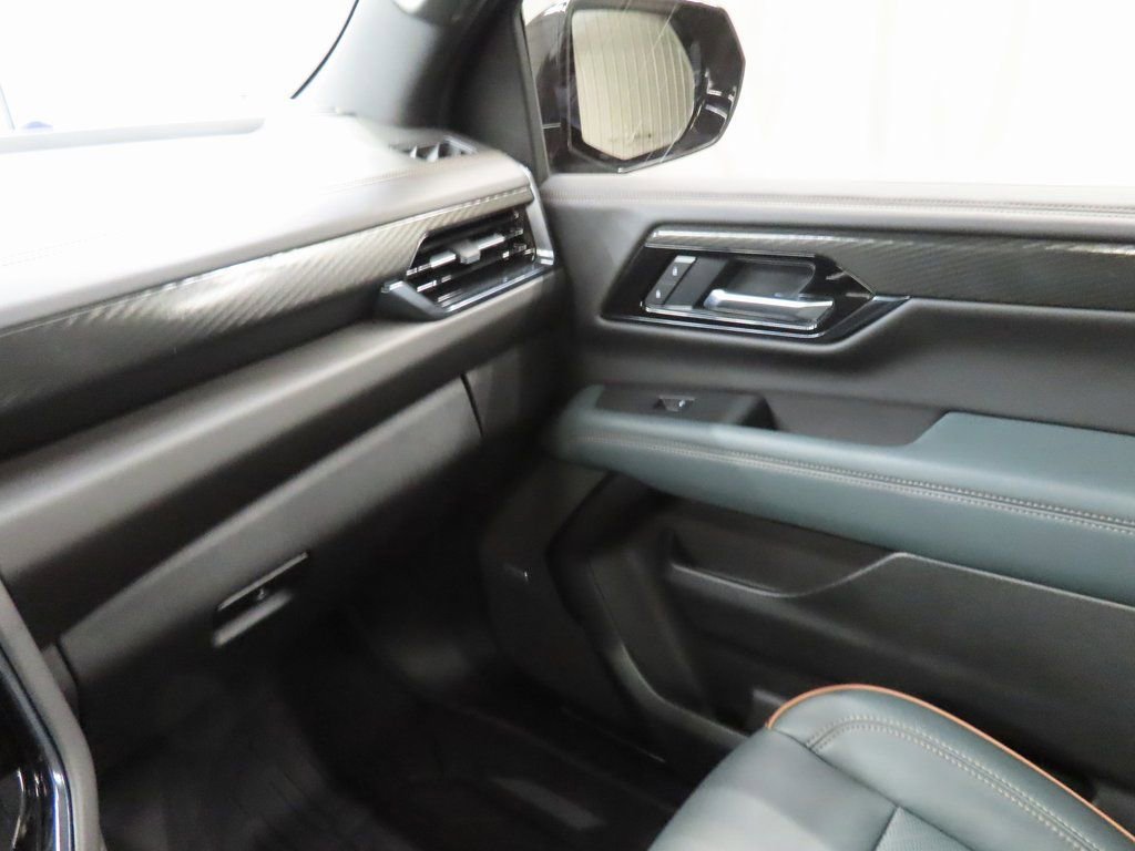 Used 2025 GMC Yukon XL AT4 w/ AT4 Premium Package image 24