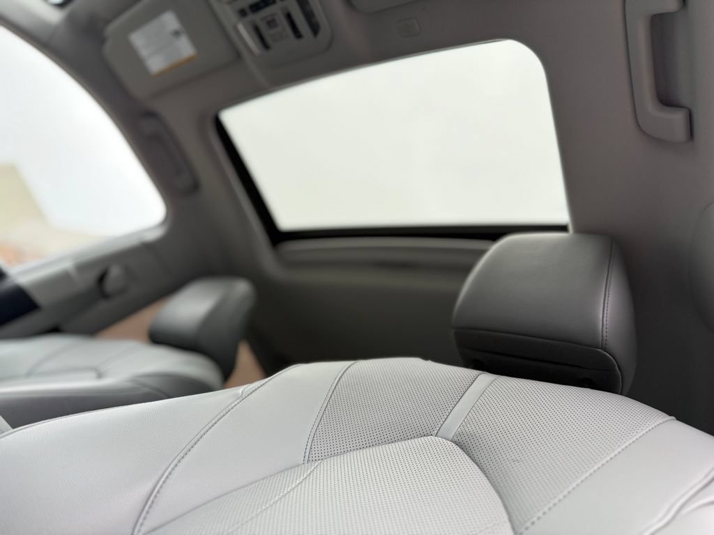 Used 2020 Toyota Highlander Limited FWD image 13