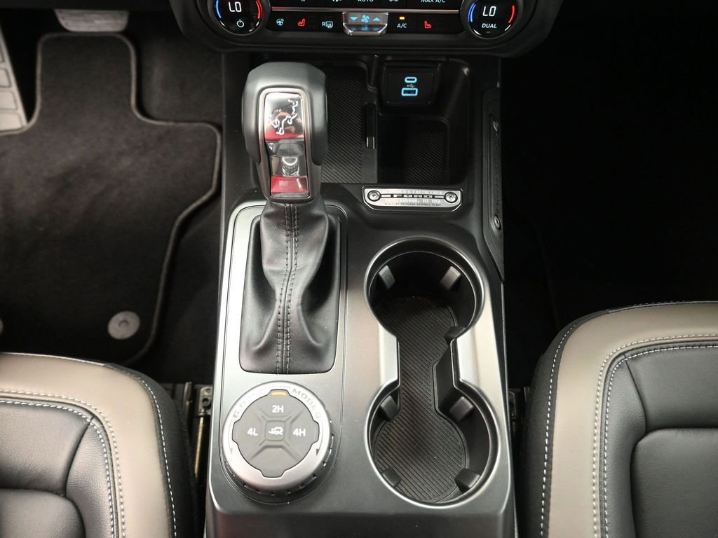 Used 2025 Ford Bronco Outer Banks image 10