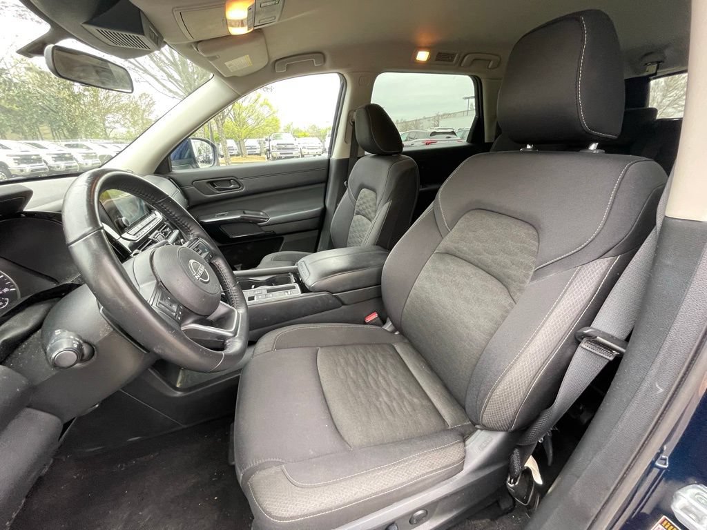 Used 2024 Nissan Pathfinder SV w/ Cargo Package FWD image 23