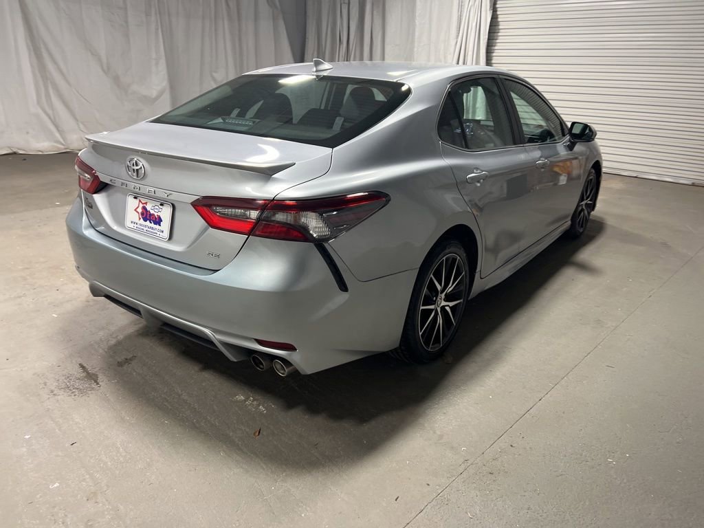 Used 2024 Toyota Camry SE image 7