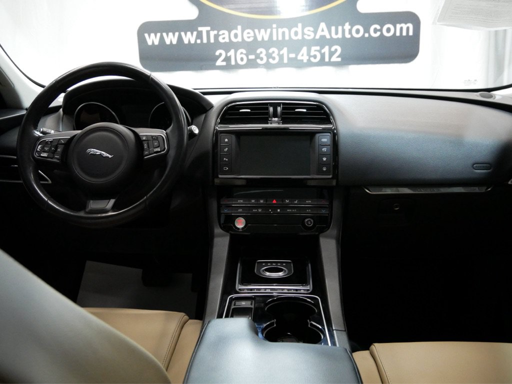 Used 2017 Jaguar F-PACE Premium AWD/4WD image 26