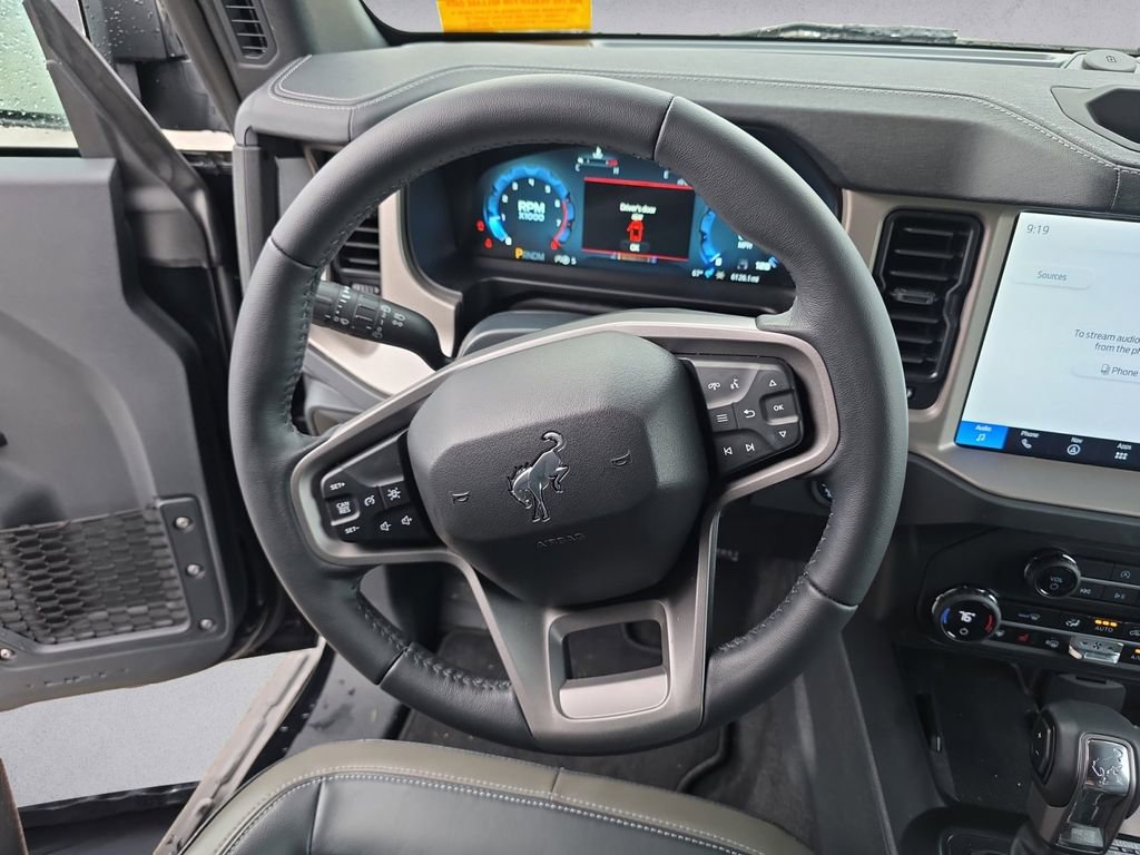 Used 2025 Ford Bronco Outer Banks AWD/4WD image 12