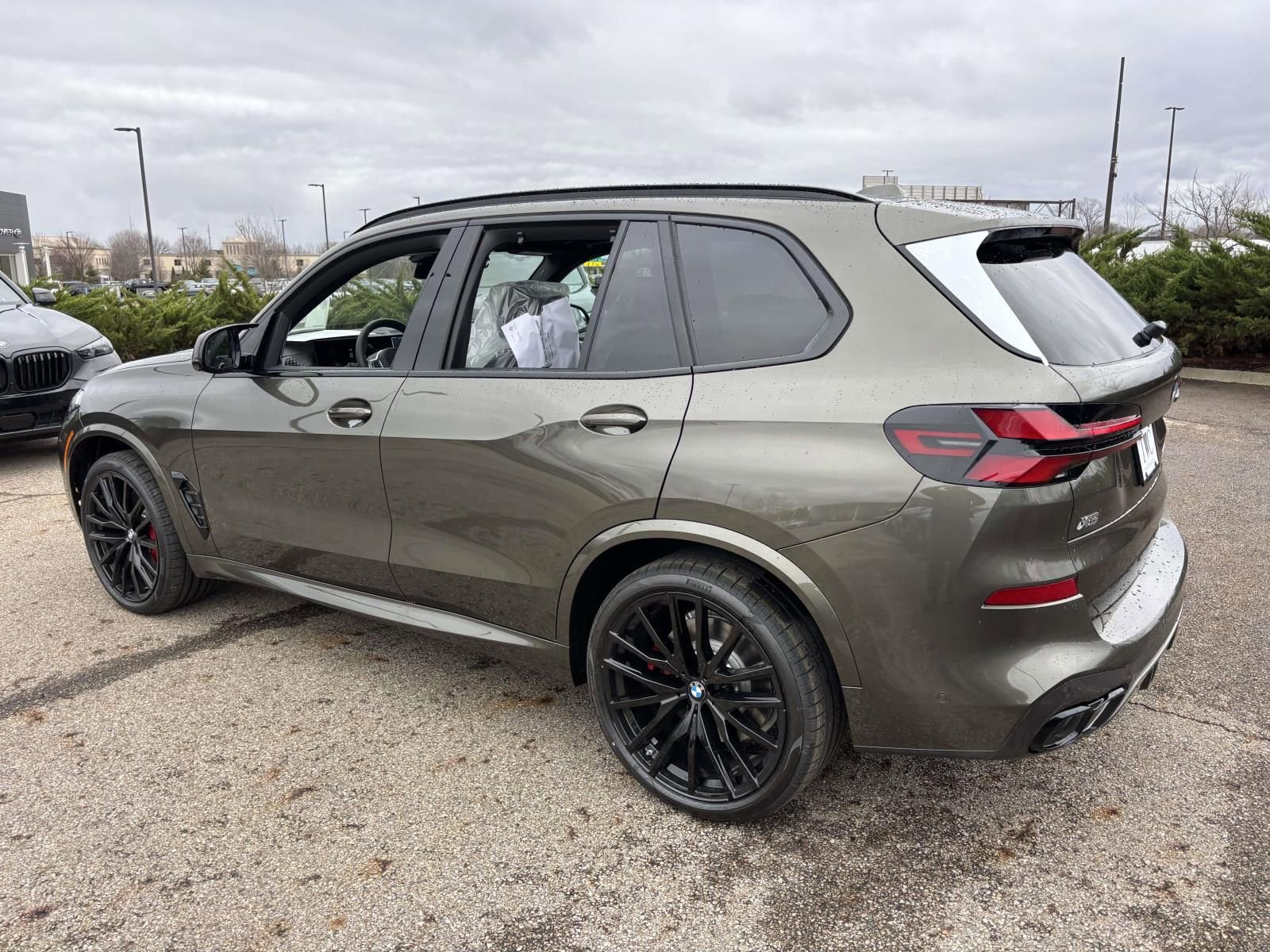 New 2026 BMW X5 M60i image 7