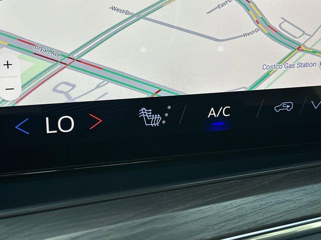 Used 2025 Chevrolet Tahoe LT image 37