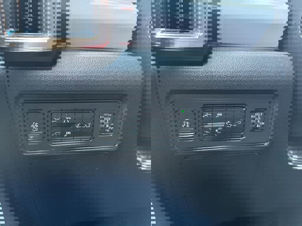 New 2025 GMC Hummer EV 2X w/ LPO, Dark Essentials Package image 30