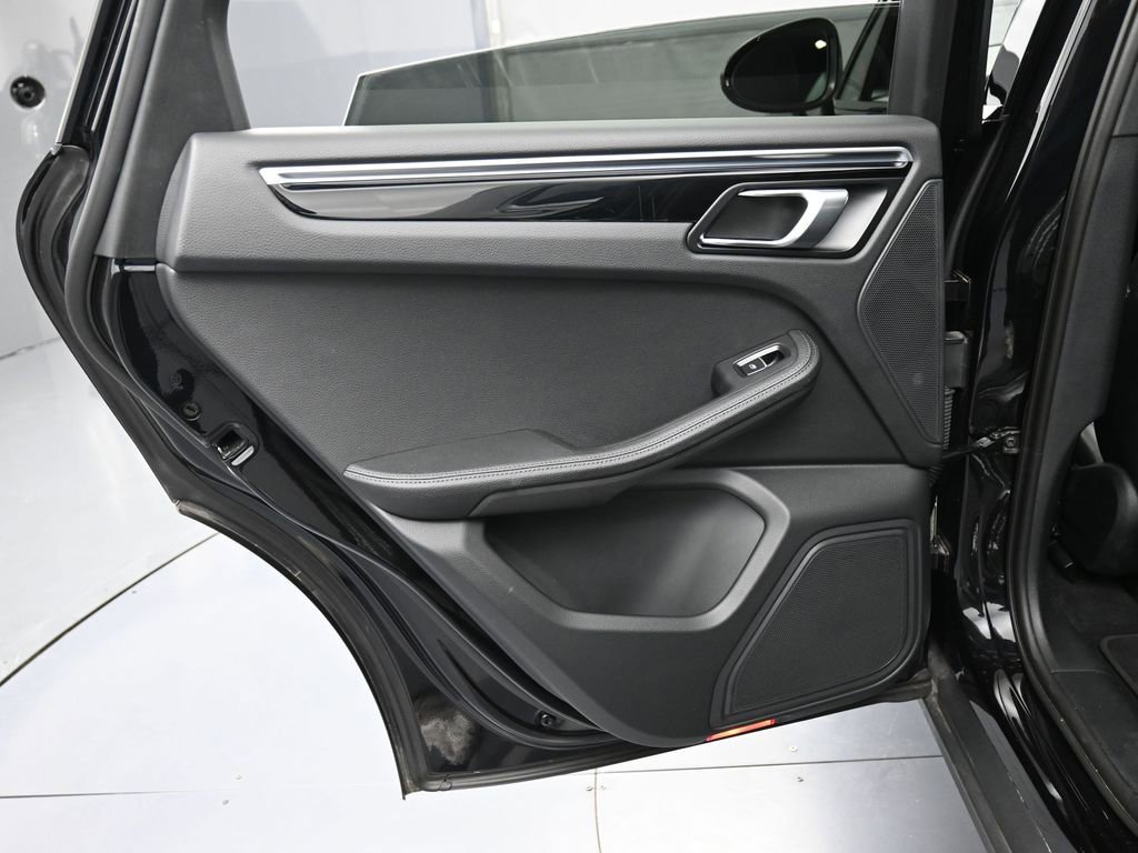 Certified 2023 Porsche Macan Turbo image 22