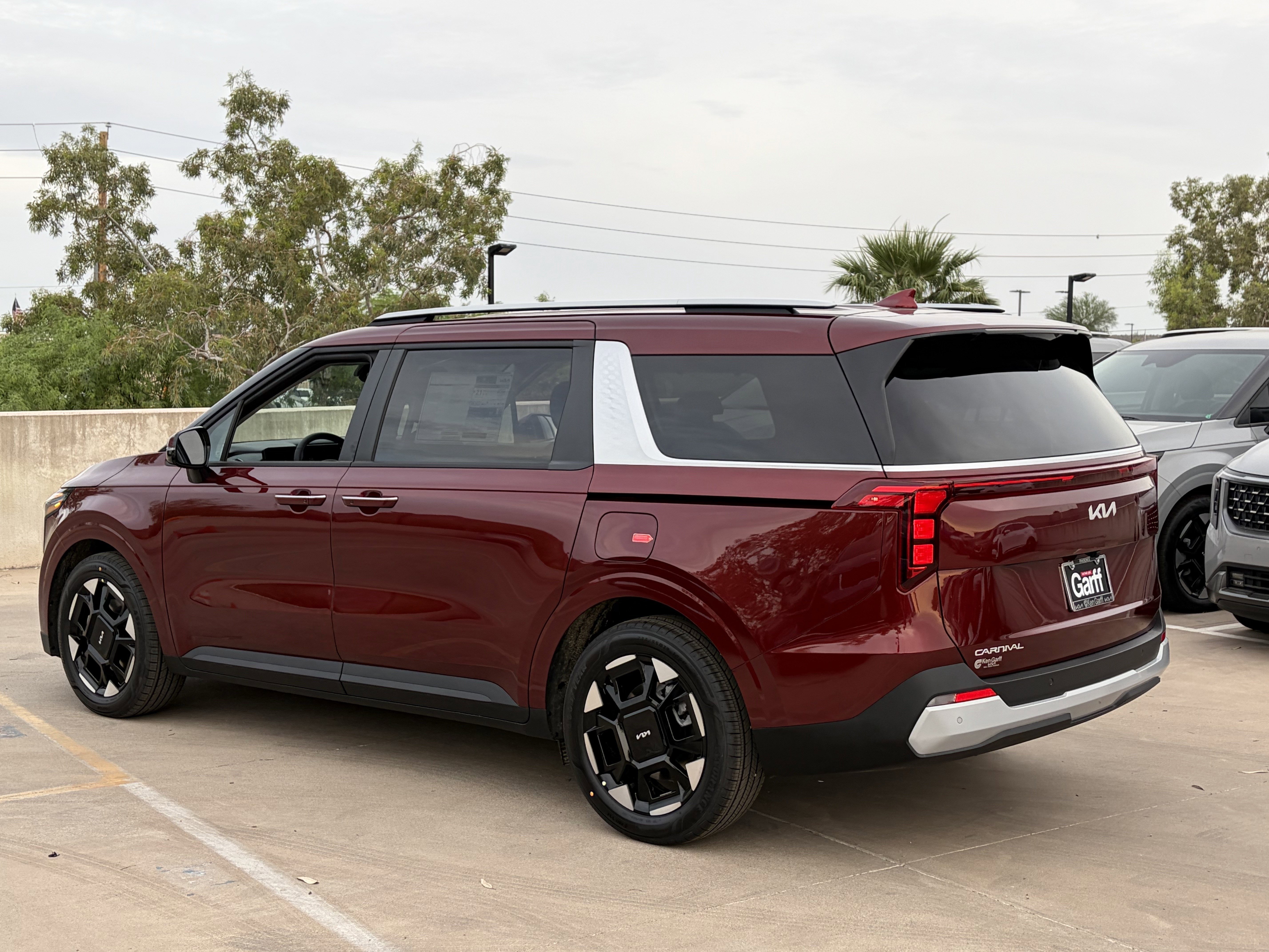 New 2026 Kia Carnival EX image 3