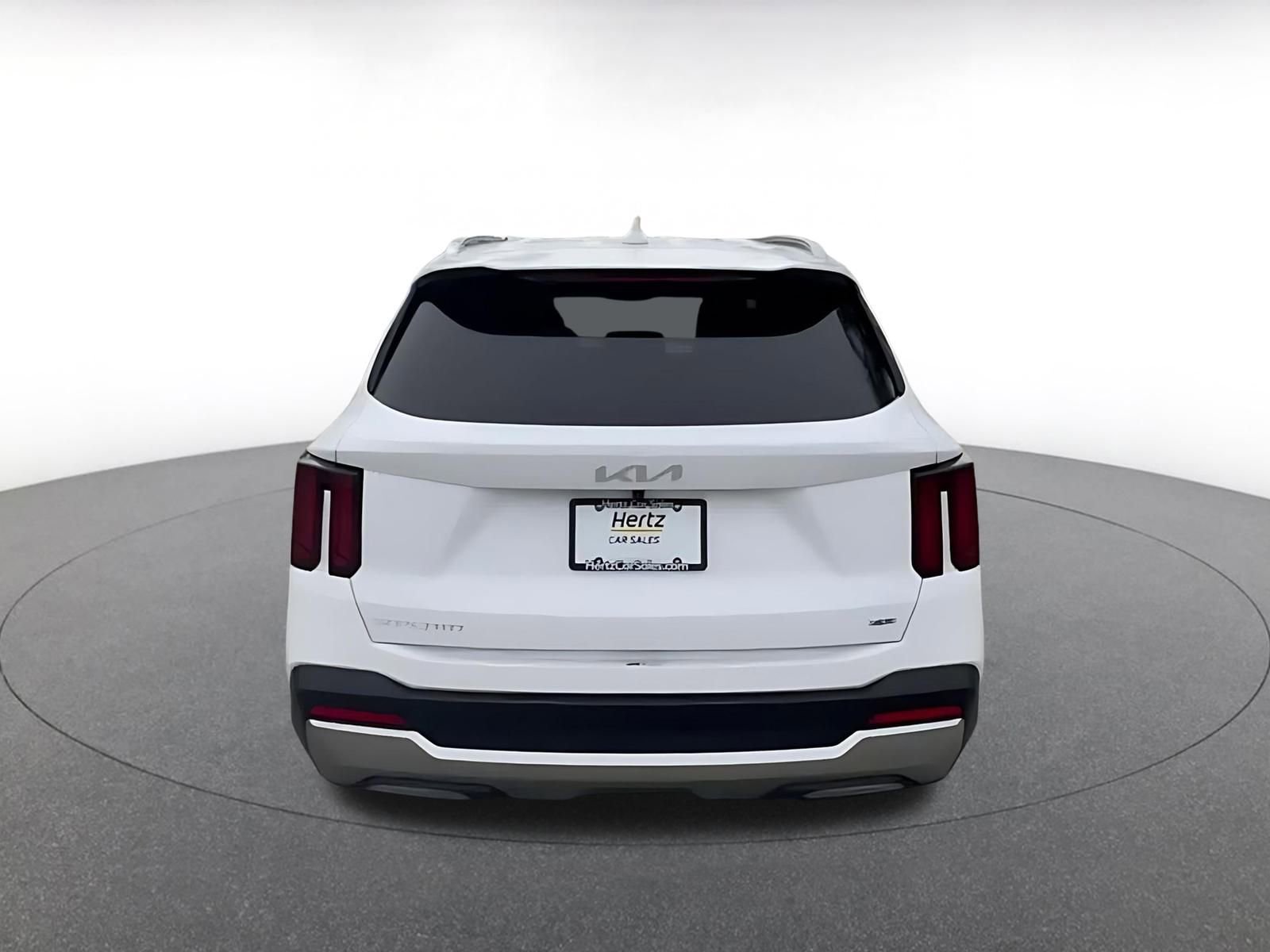 Used 2024 Kia Sorento S image 12