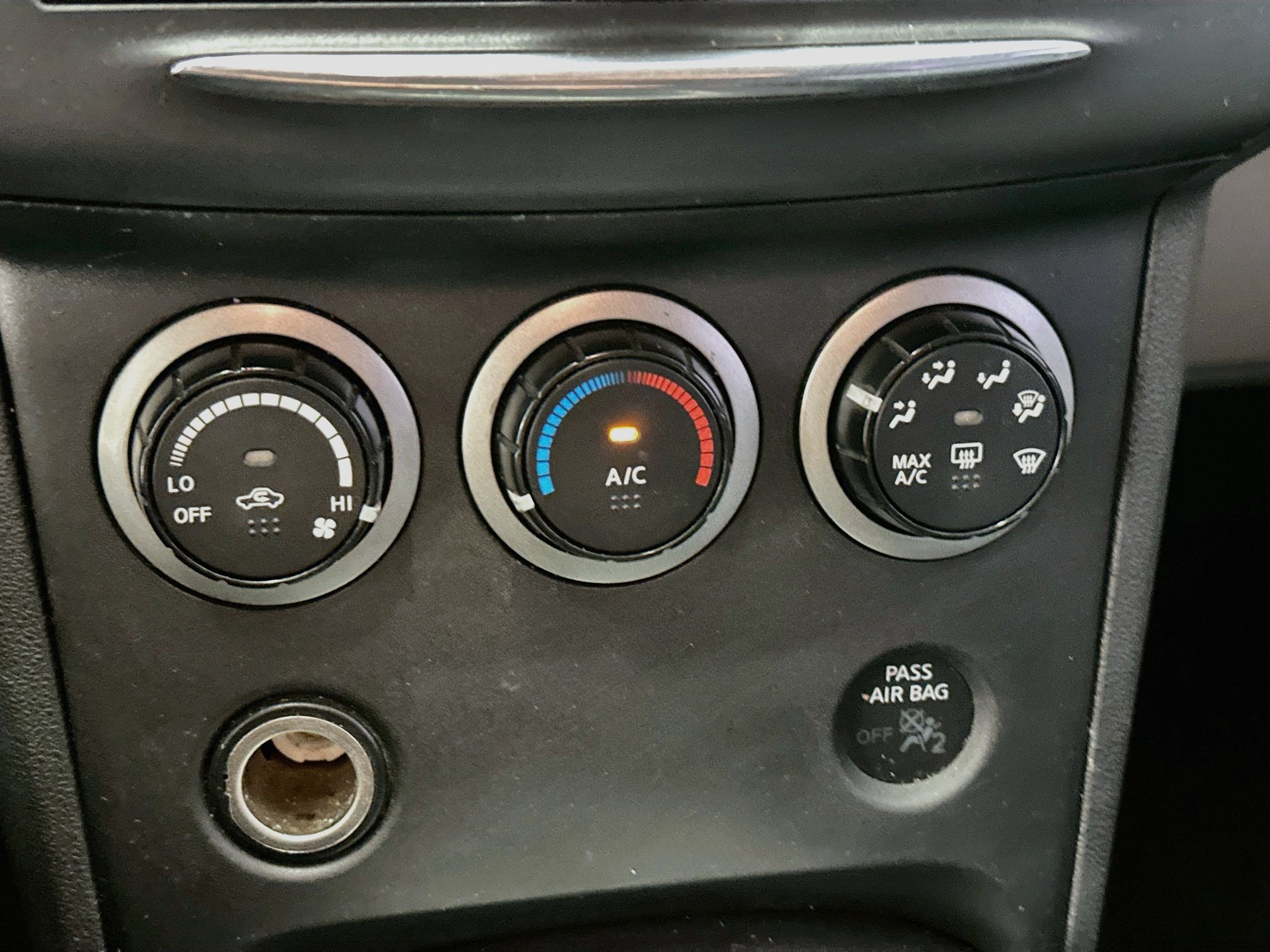 Used 2011 Nissan Rogue S AWD/4WD image 22