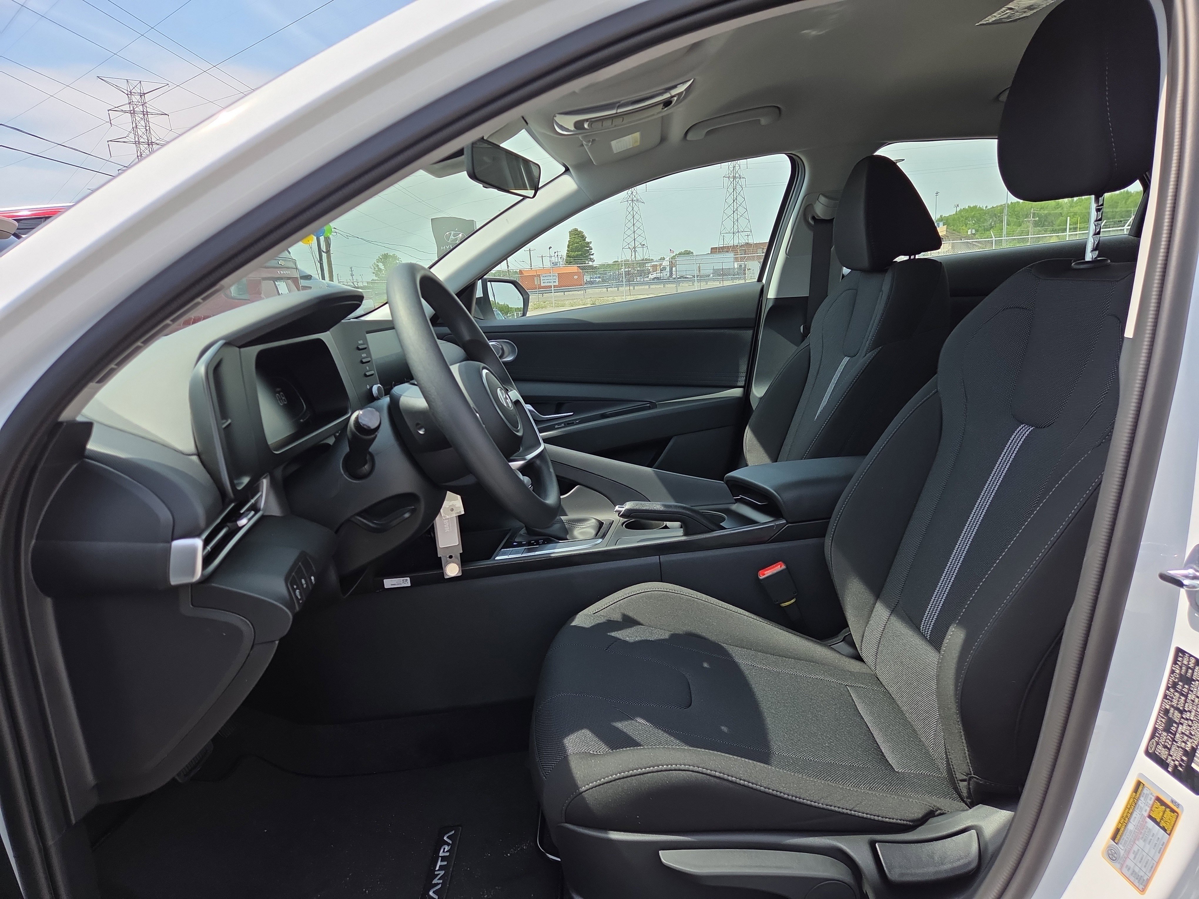 New 2026 Hyundai Elantra SE FWD image 5
