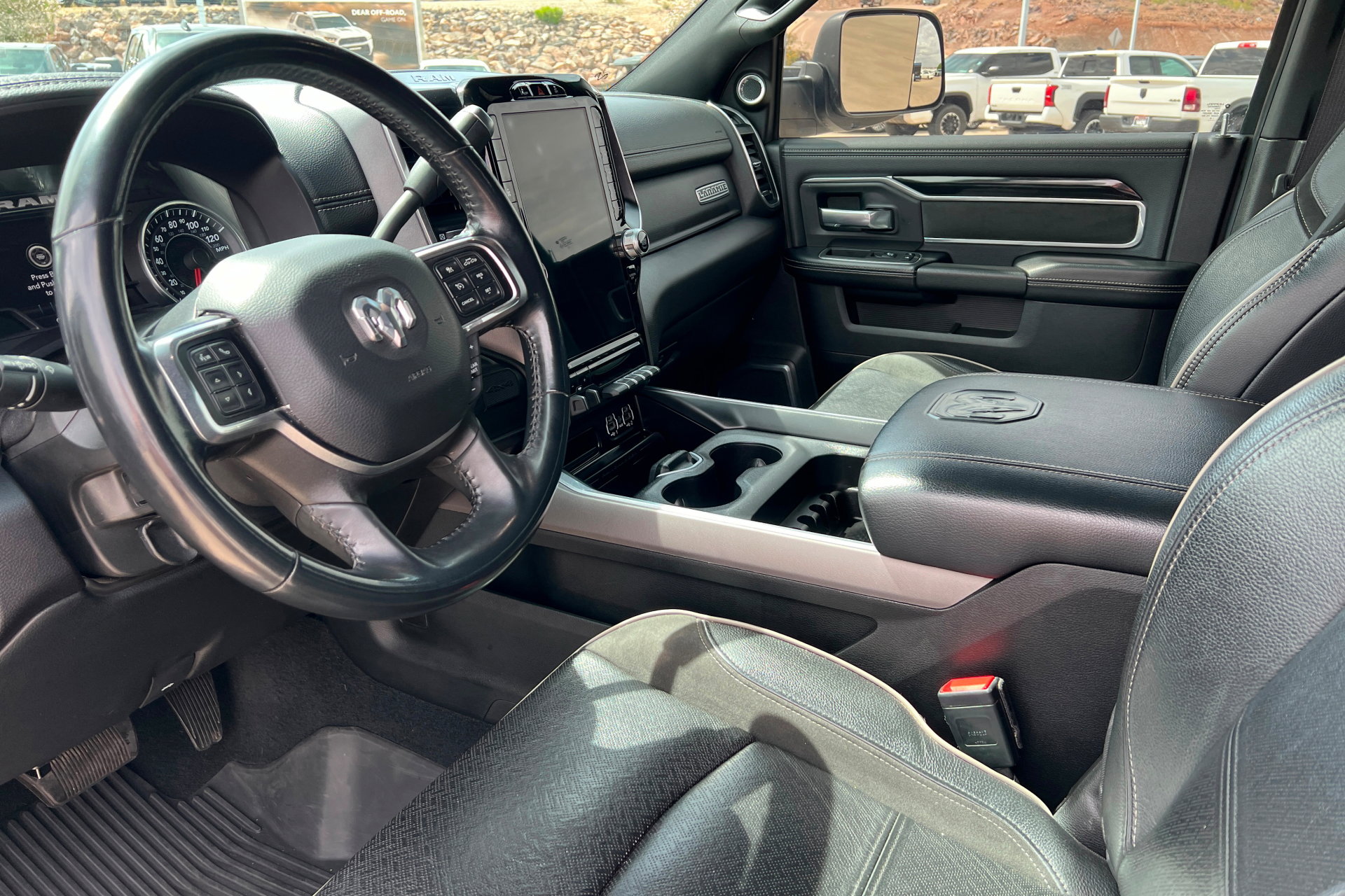 Used 2022 RAM 2500 Laramie AWD/4WD image 15